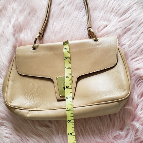 Gucci Tan Leather Shoulder Handbag - Picture 14 of 16